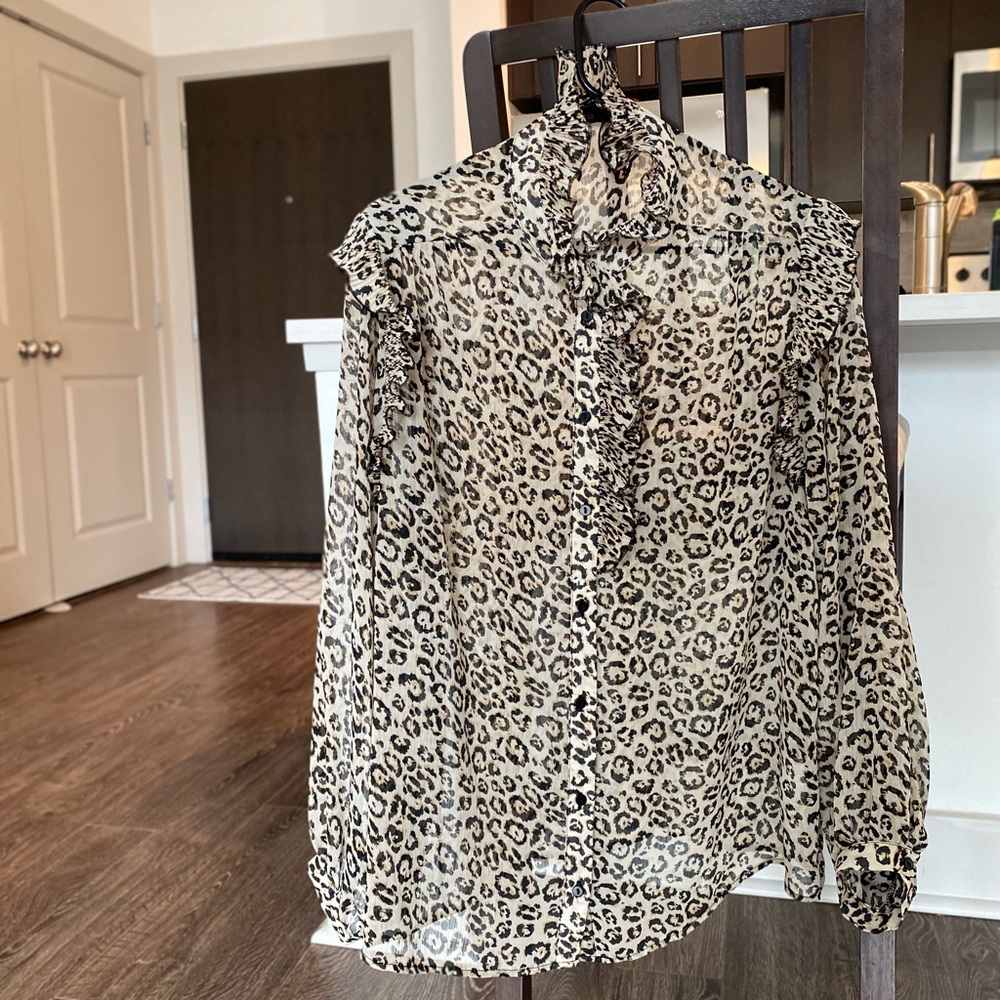 Beautiful ZARA animal print shirt.